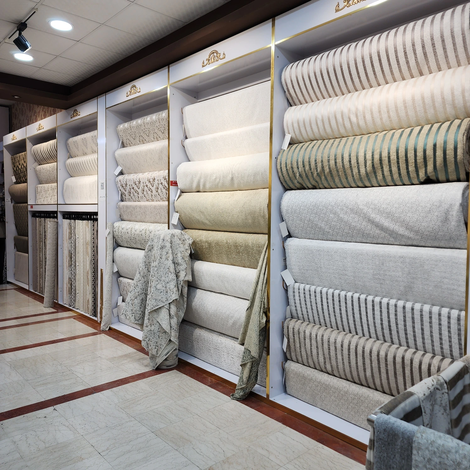 فروشگاه پارچه مبلی مشاهیر قم